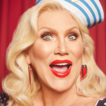 Zakaj bi si vsak moral ogledati predstavo Izńenada SALOMÉ